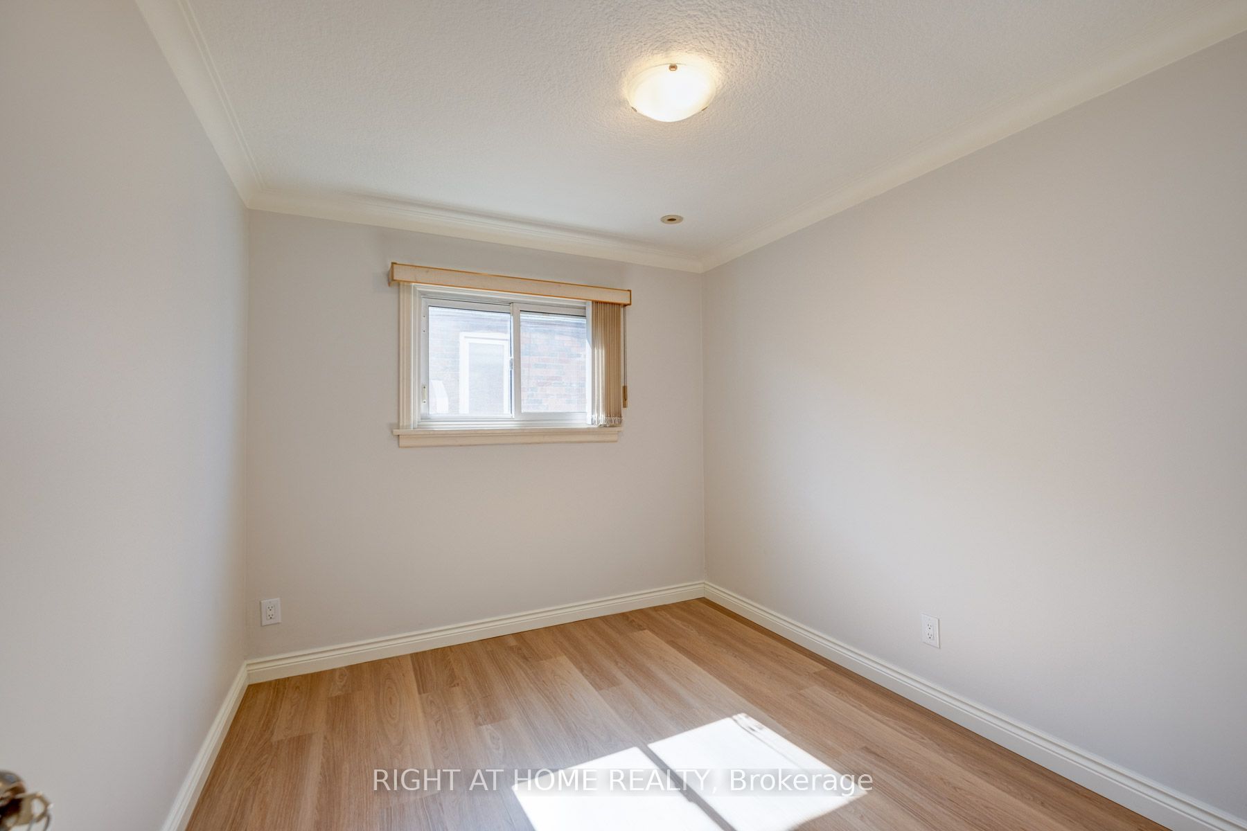 Additional image 4 of Main-952 Coxwell Avenue, Toronto, ON, M4C 3G3
