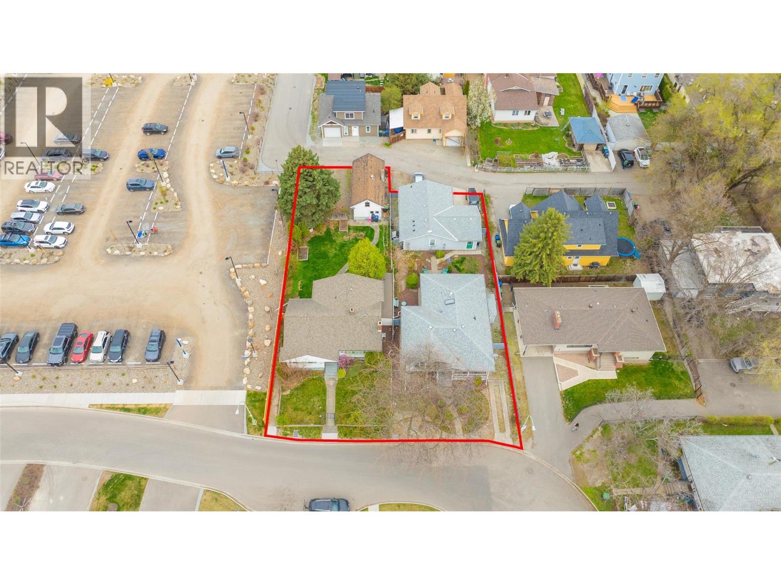 588/598 Royal Avenue, Kelowna, BC, V1Y5L5