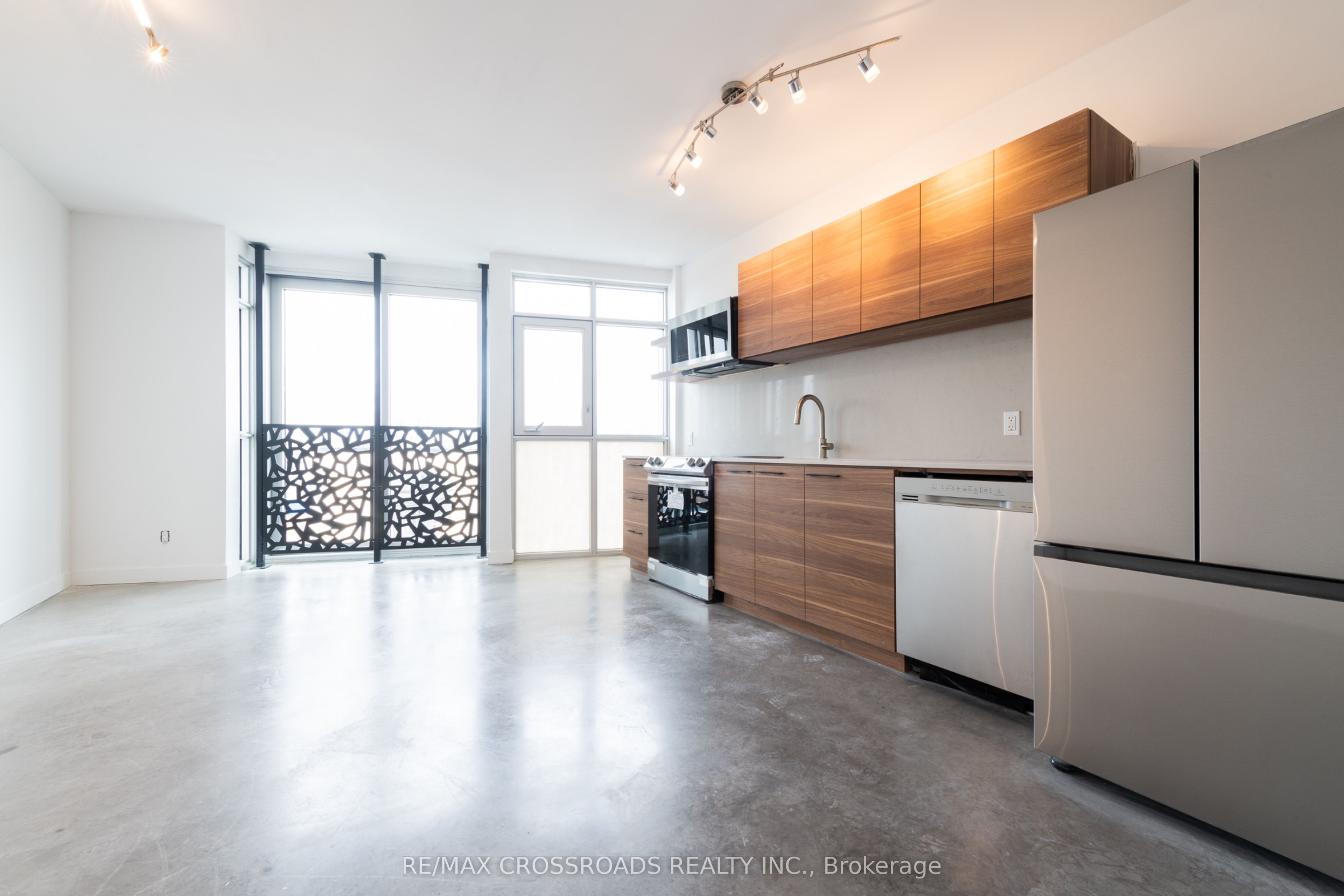 Additional image 6 of 3A-3333 Dundas Street W, Toronto, ON, M6P 2A6
