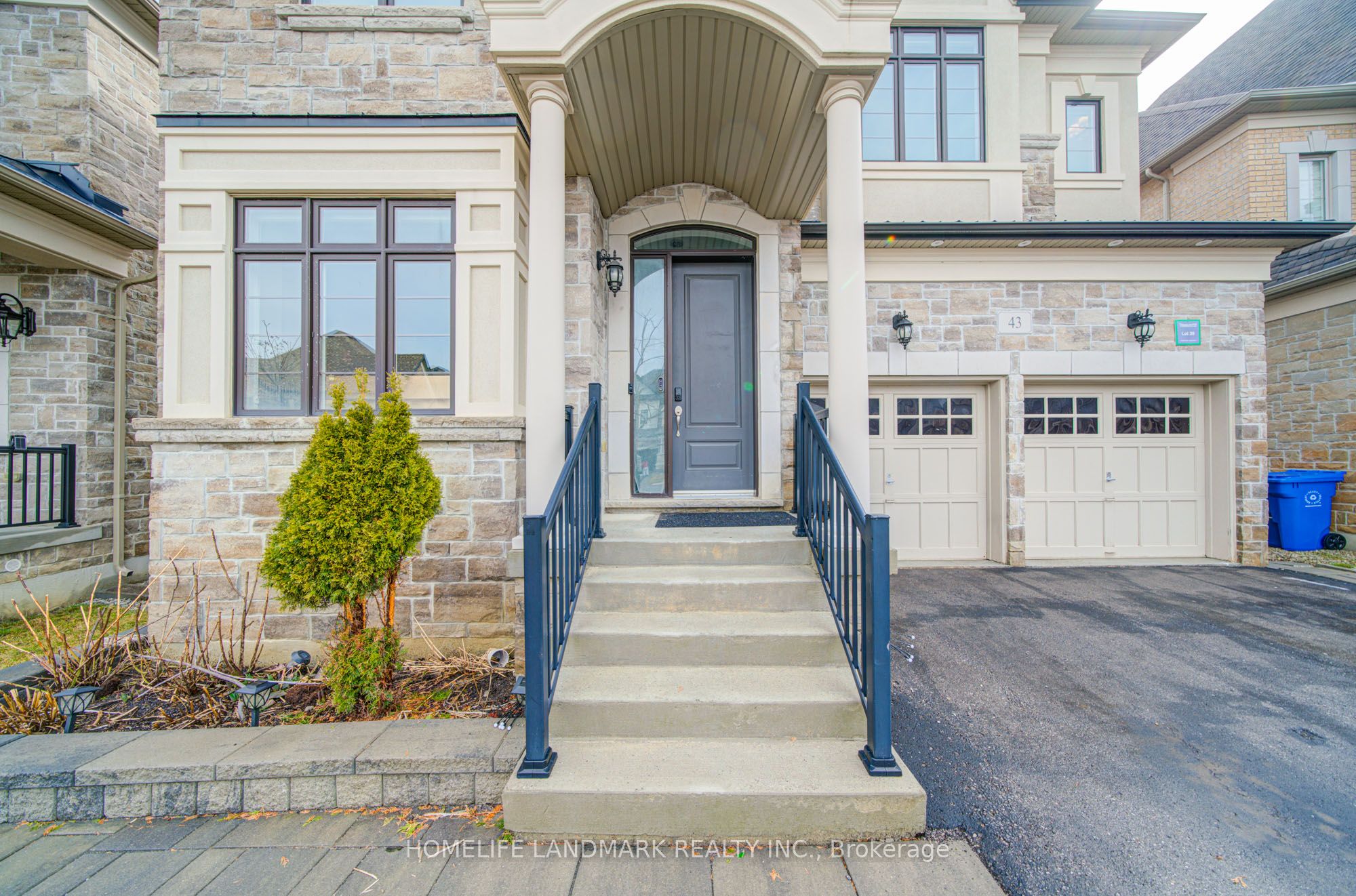 Additional image 3 of 43 Mike Boshevski Court, Aurora, ON, L4G 3G7