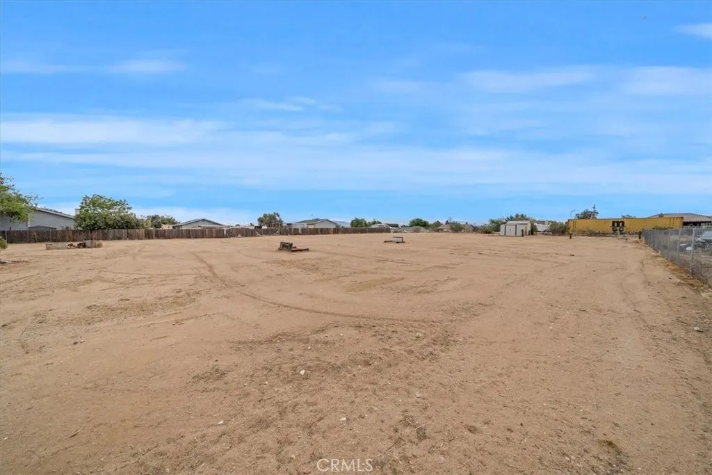 16219 Manzanita St, Hesperia, CA 92345