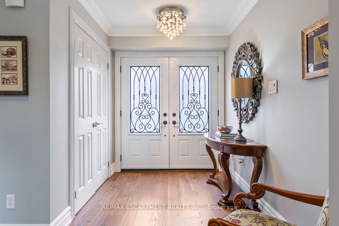 Additional image 6 of 996 Cresthampton Lane, Mississauga, ON, L5H 2X1