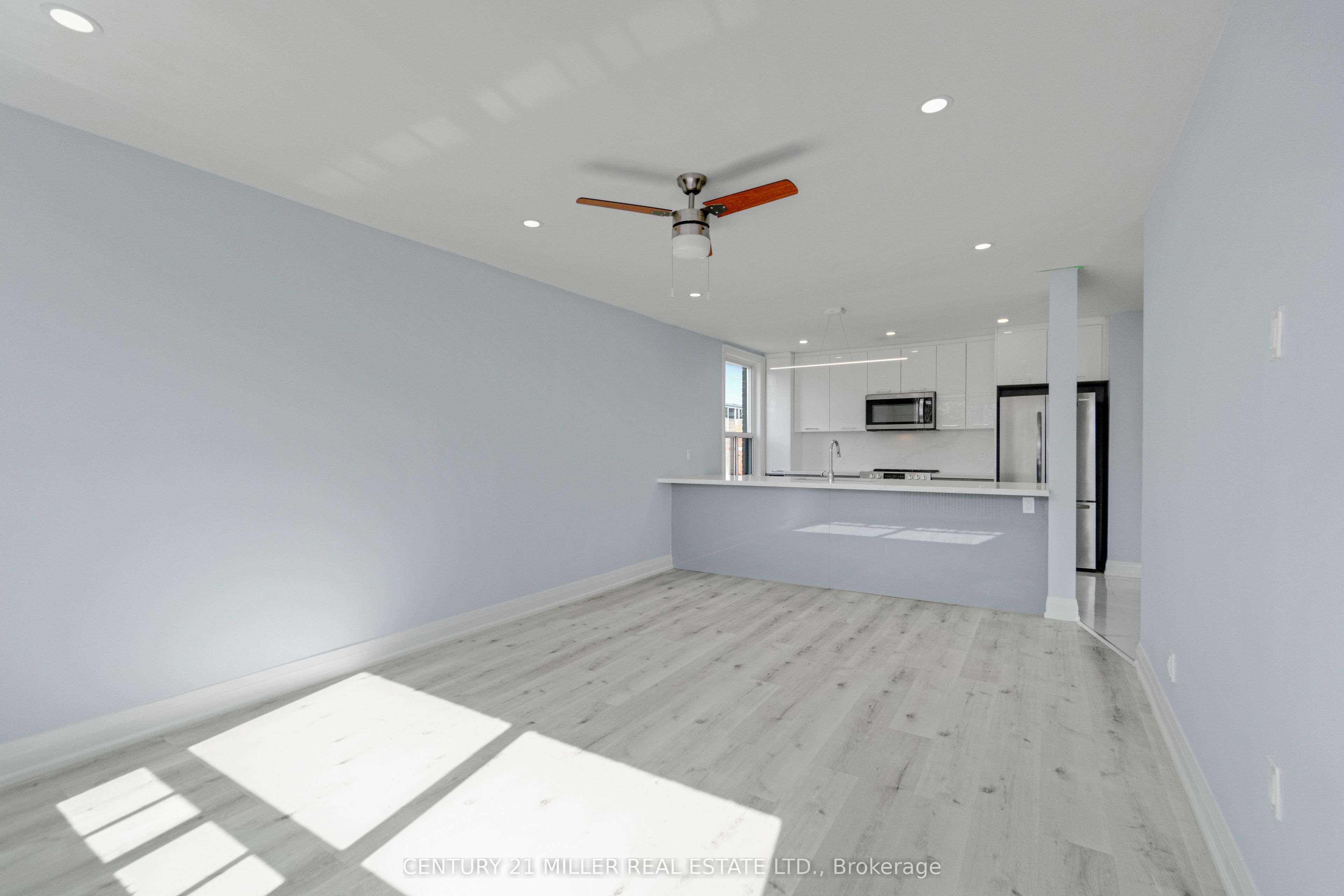 Additional image 6 of 22-6 Saranac Boulevard, Toronto, ON, M6A 2G3
