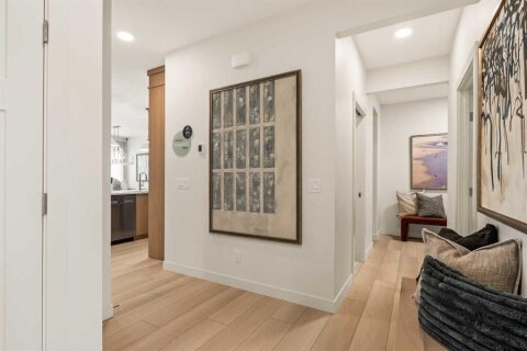 Additional image 8 of 103 Silver Spruce Grove, Calgary, AB, T2X 5M1
