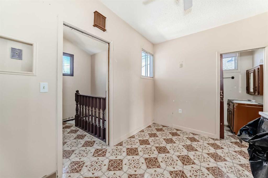 Additional image 4 of 112 30 Avenue NE, Calgary, AB, T2E2C8