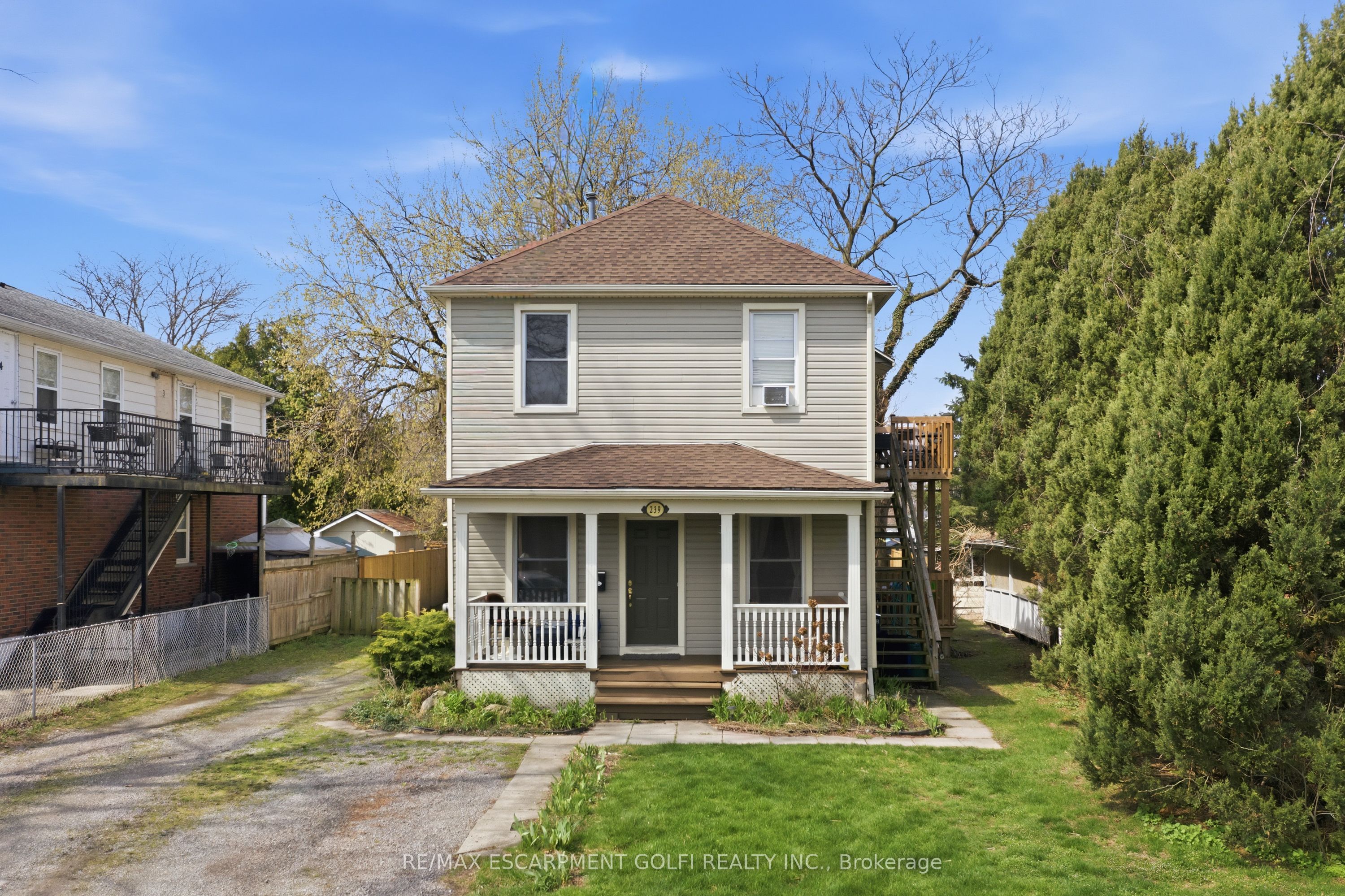 239 York Street, St. Catharines, ON, L2R 6G5