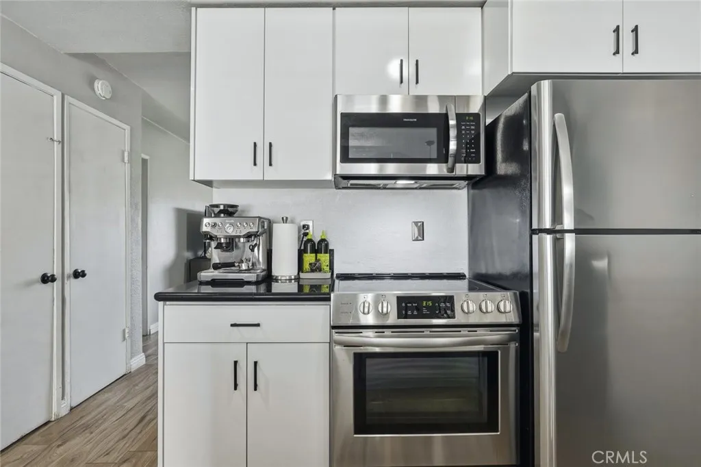 Additional image 42 of 661 W 6th St Unit B, Tustin, CA 92780