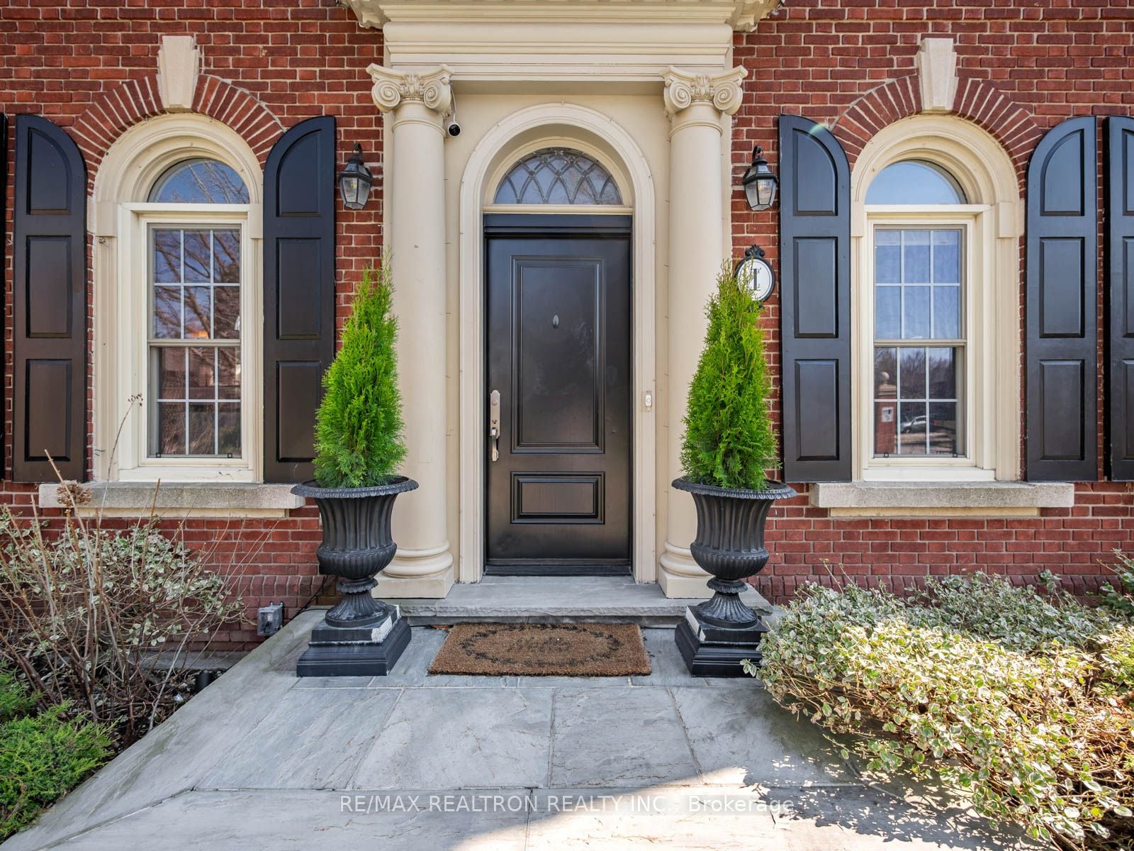 Additional image 2 of 1 Willett Crescent, Richmond Hill, ON, L4C 7W7