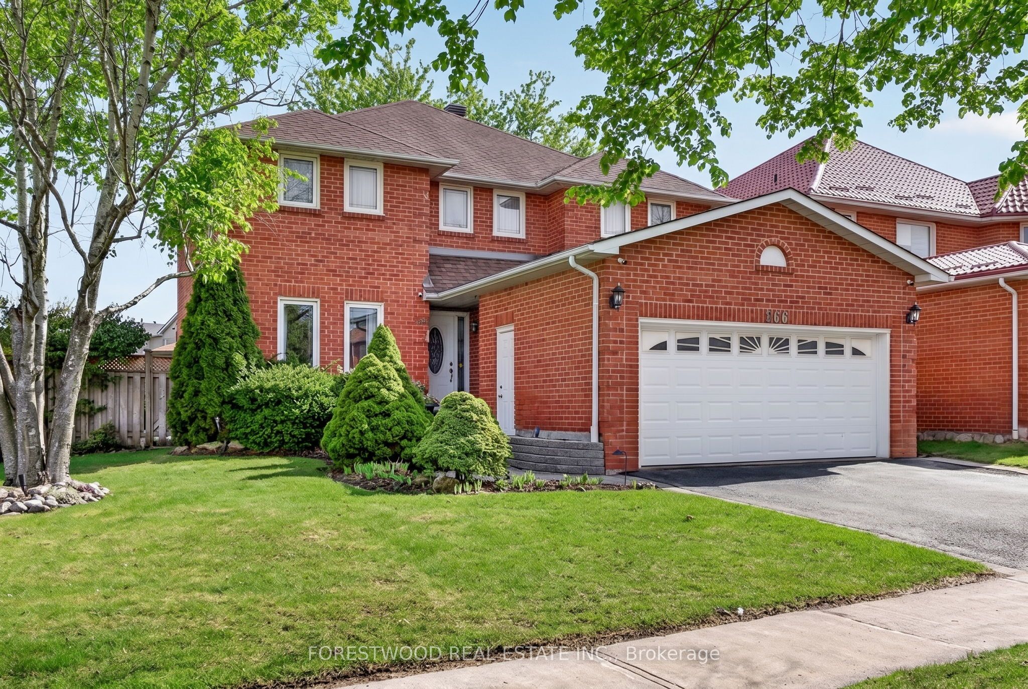 566 Huntington Ridge Drive, Mississauga, ON, L5R 2X7