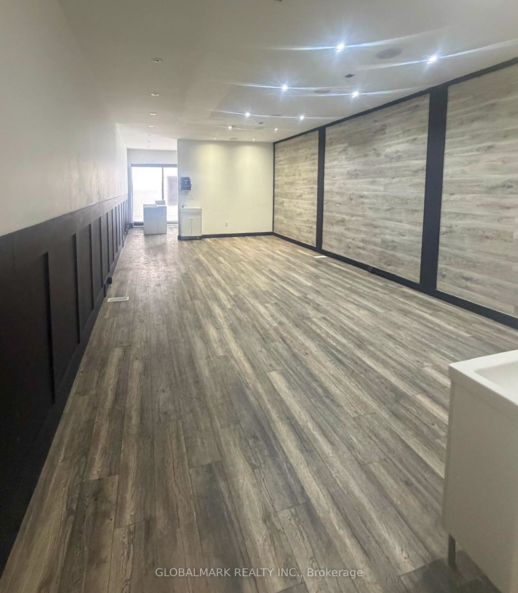 Additional image 6 of 726 Lakeshore Road E, Mississauga, ON, L5G 1J6
