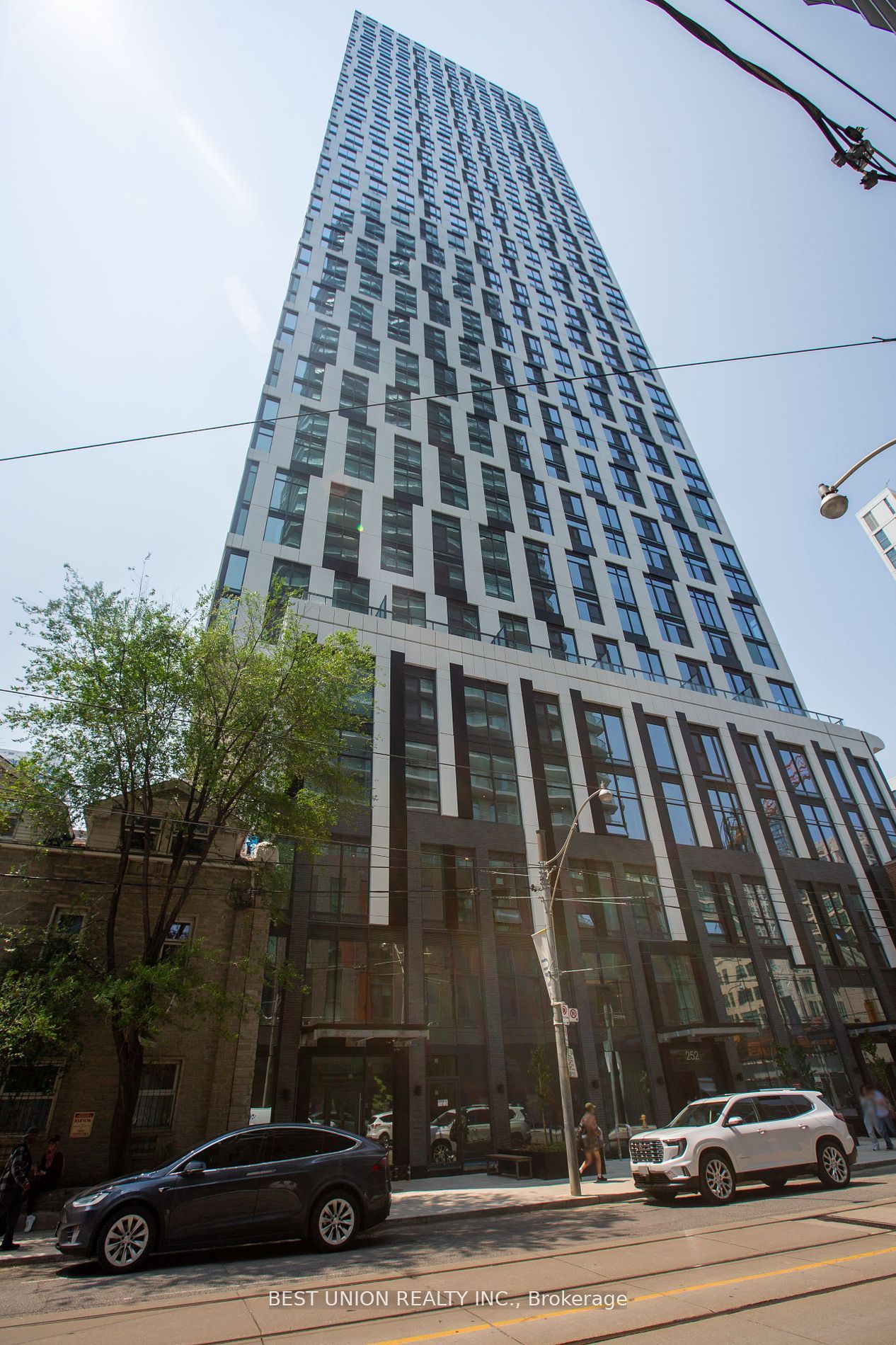 4816-252 Church Street E, Toronto, ON, M5B 1Z2
