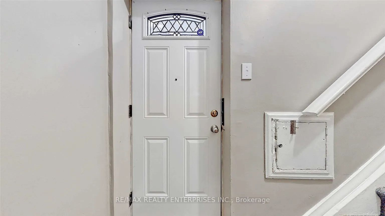 Additional image 3 of A-255 Lakeshore Road E, Mississauga, ON, L5G 1G8