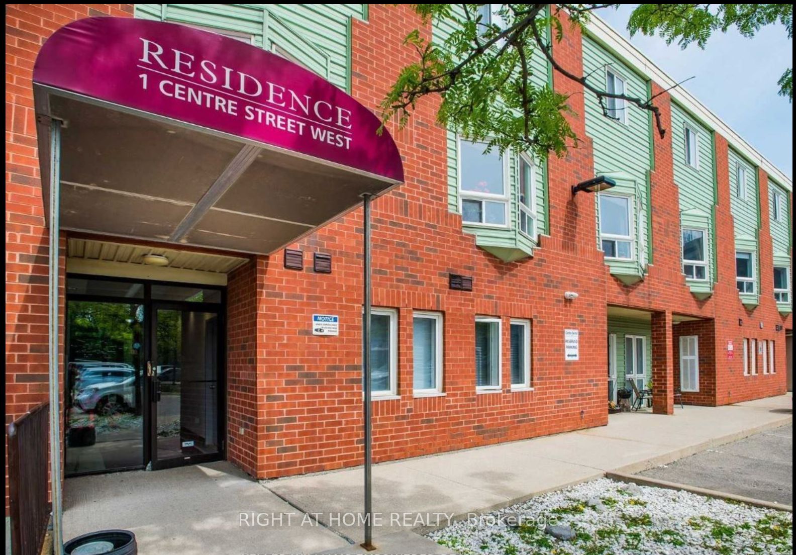 Unit 210 1 Centre Street W, Richmond Hill, ON, L4C 3P3