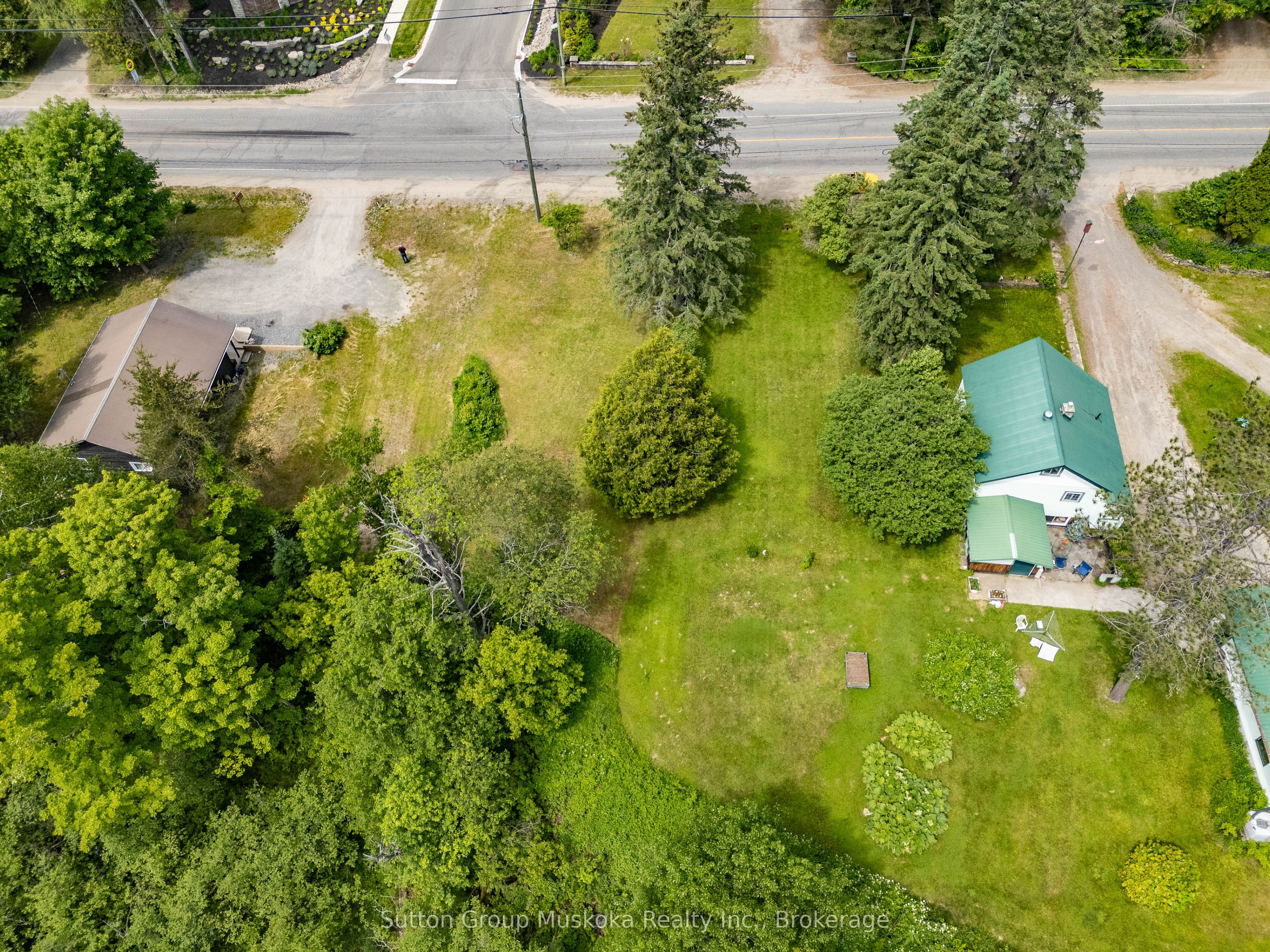 641 Muskoka Rd 3 Road N, Huntsville, ON, P1H 1C9