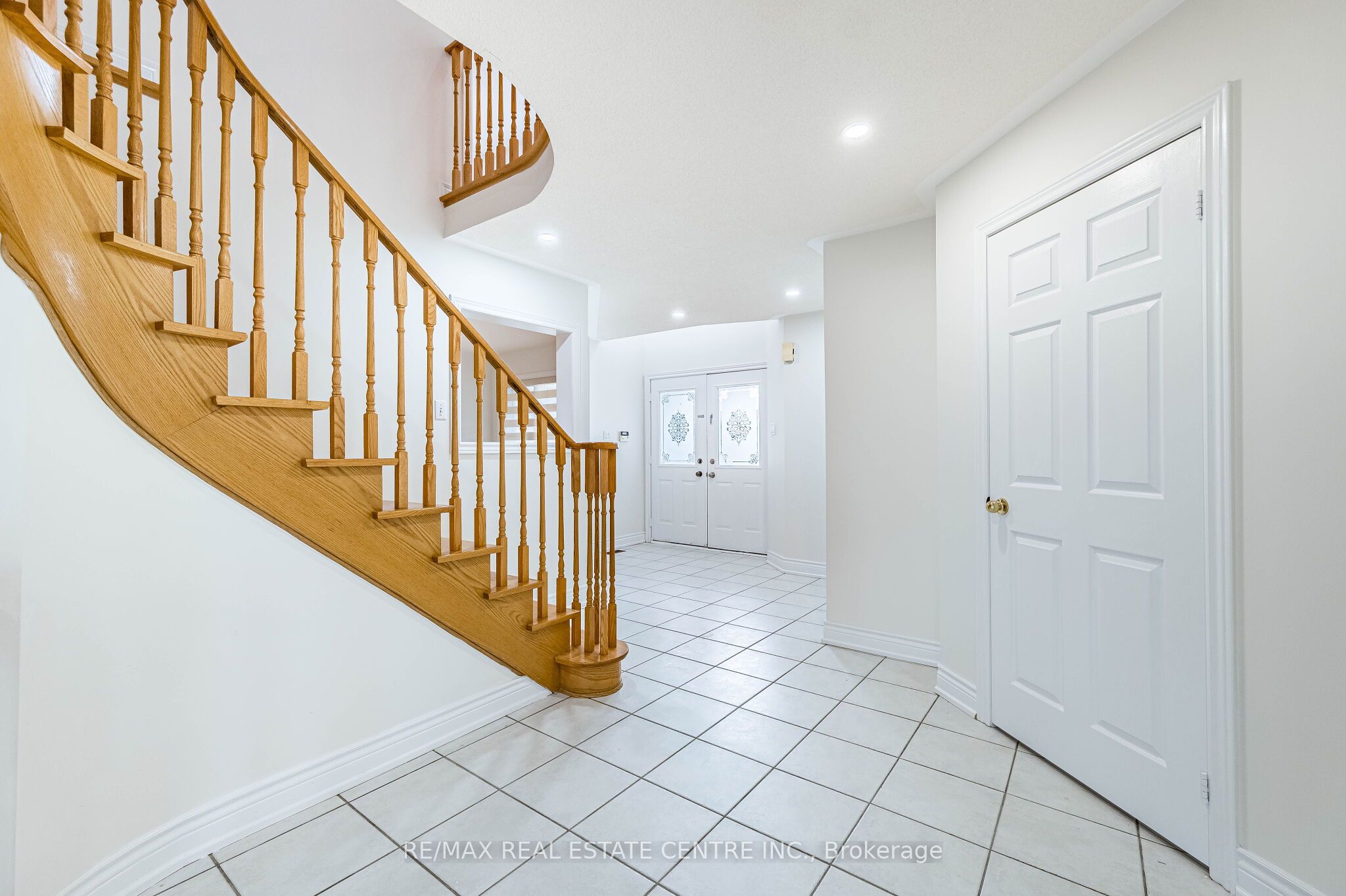 Additional image 4 of 3469 Old Orchard Park Drive, Mississauga, ON, L5B 4E1