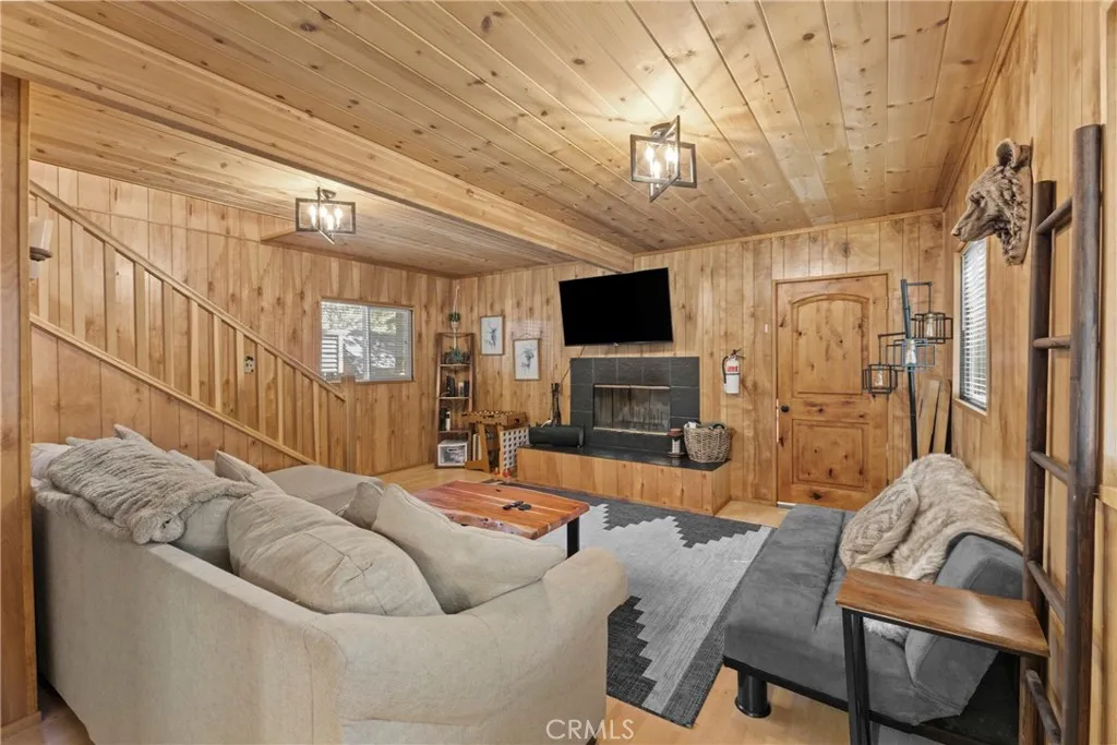 Additional image 18 of 317 Moreno Ln, Sugarloaf, CA 92386