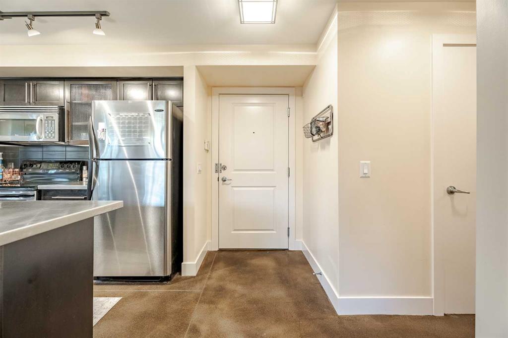 Additional image 4 of 101-3704 15a Street SW, Calgary, AB, T2T4C3