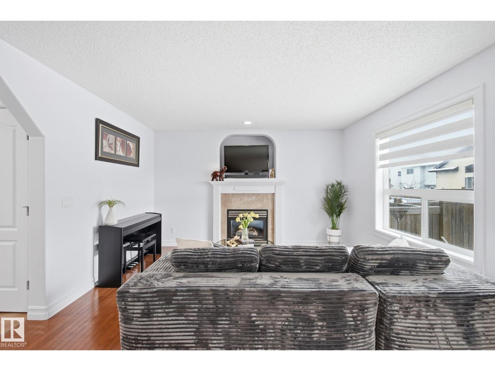3016 24 Avenue NW, Edmonton, AB, T6T0G7