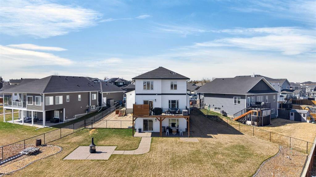 Additional image 2 of 10 Bishop Circle, Carstairs, AB, T0M 0N0