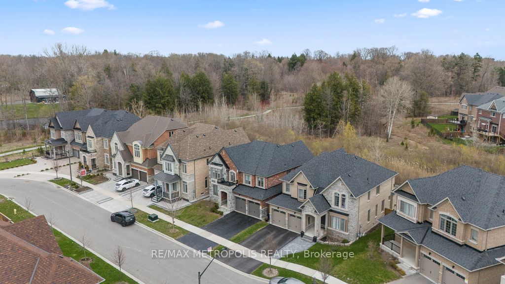 Additional image 2 of 42 Blenheim Circle, Whitby, ON, L1P 0E2