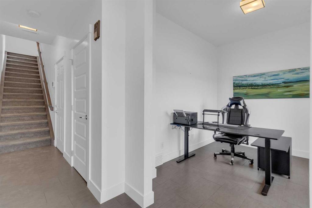 Additional image 5 of 424 Quarry Way SE, Calgary, AB, T2C 5N4