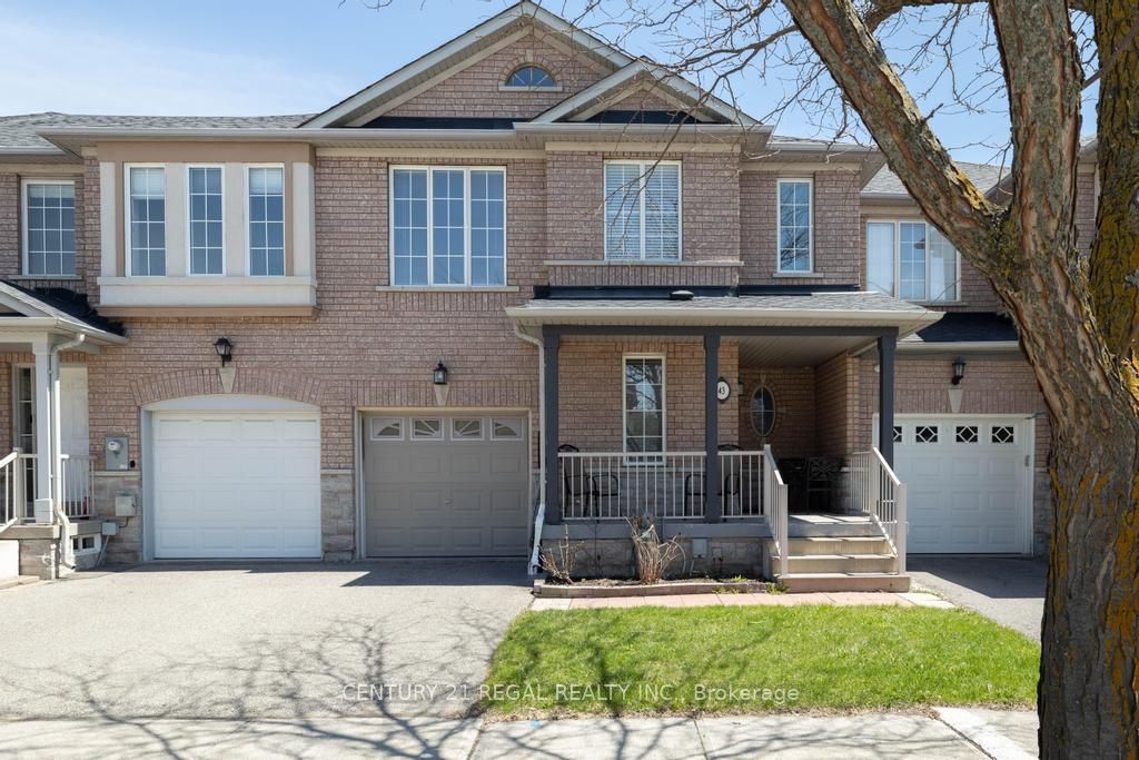 43 Waterton Crescent, Richmond Hill, ON, L4B 4L2