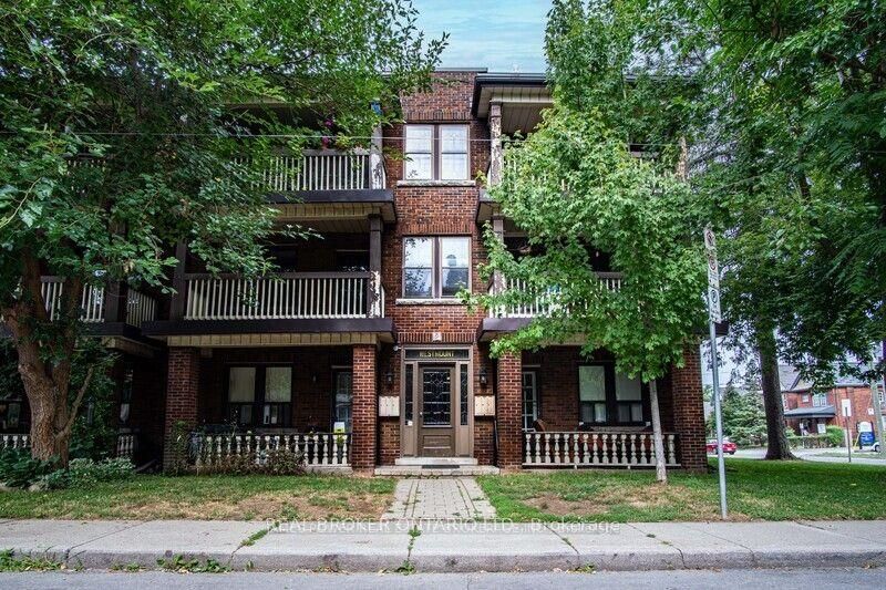 10-4 Hyde Park Avenue, Hamilton, ON, L8P 4M5