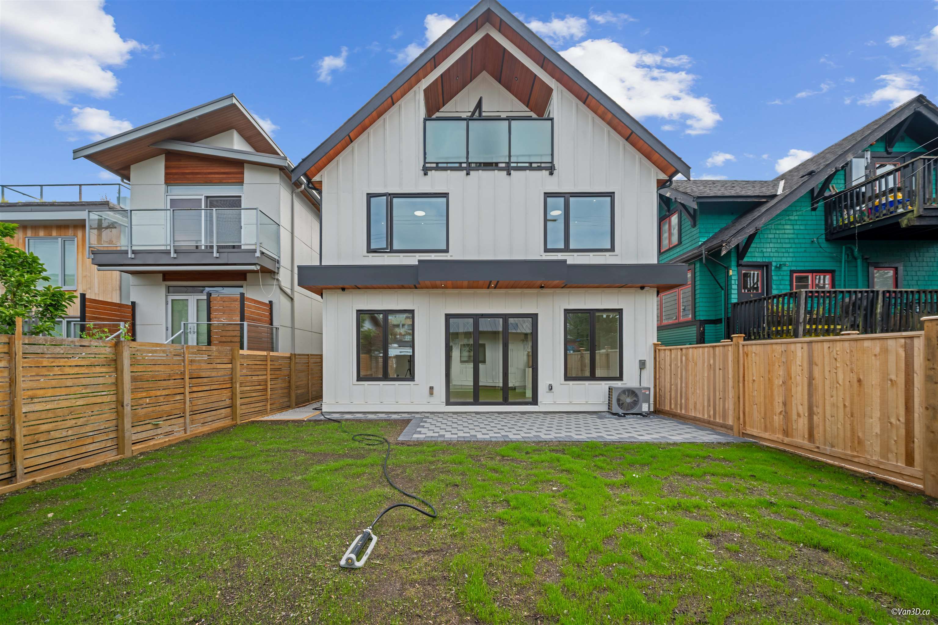 2-4463 Walden Street, Vancouver, BC, V5V 3S4