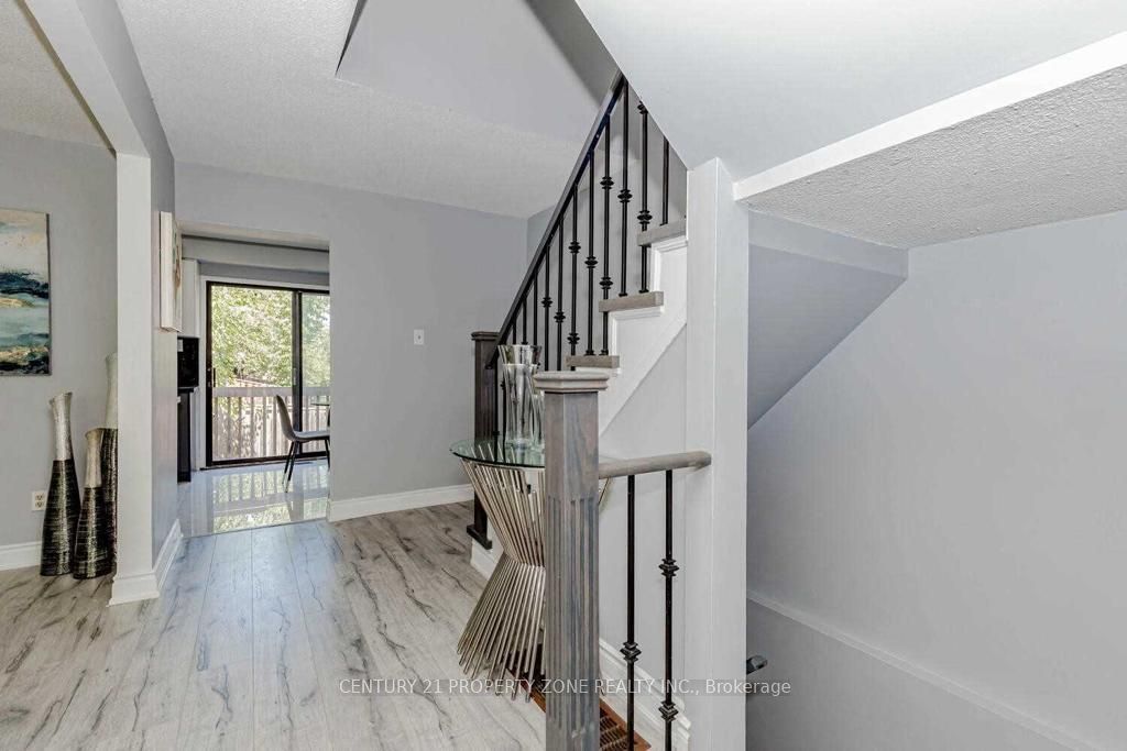 Additional image 4 of 8 Norbrook Crescent, Toronto, ON, M9V 4P8