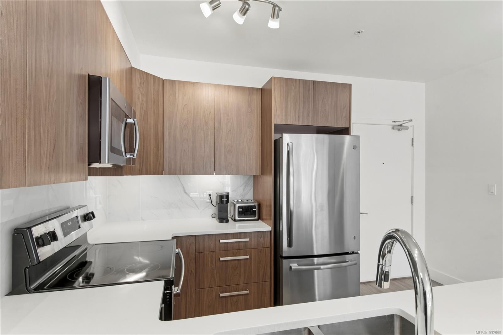 Additional image 3 of 305-3070 Kilpatrick Avenue, Courtenay, BC, V9N 0G7