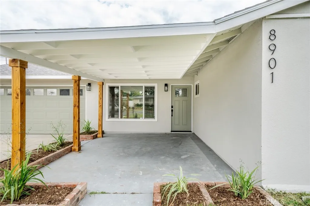8901 Glencoe Drive, Riverside, CA 92503 photo 3
