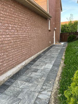 Additional image 2 of Lower L-115 Bonny Meadows Drive, Aurora, ON, L4G 6N1
