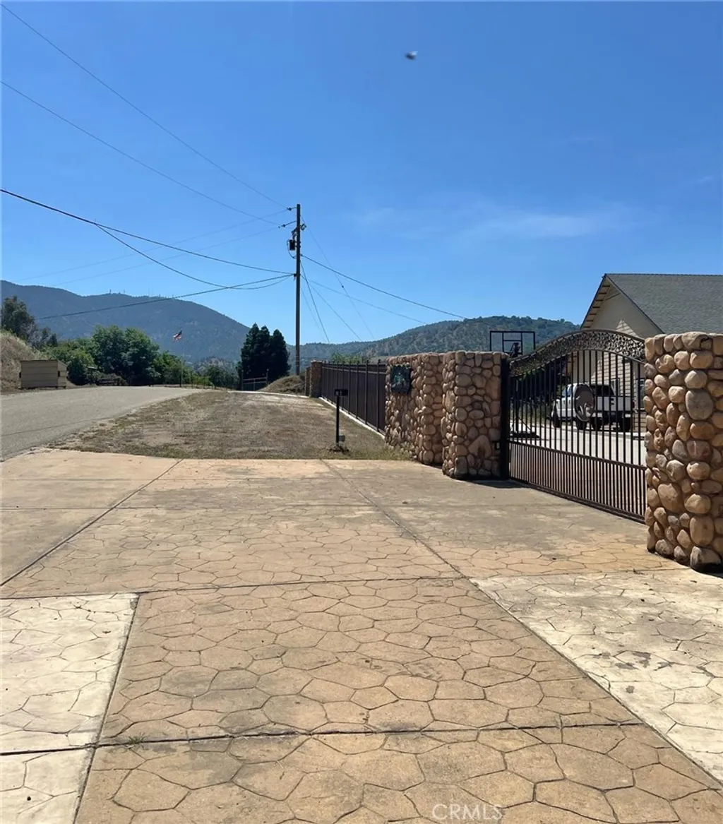 Additional image 62 of 7197 Perlman Dr, Sanger, CA 93657