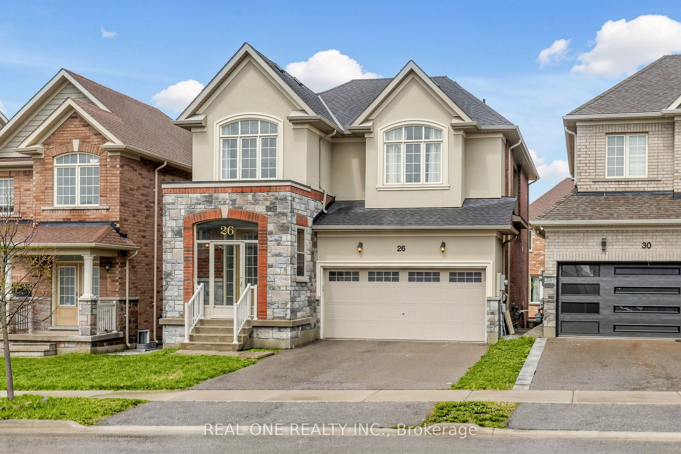 26 Mondial Crescent, East Gwillimbury, ON, L0G 1R0