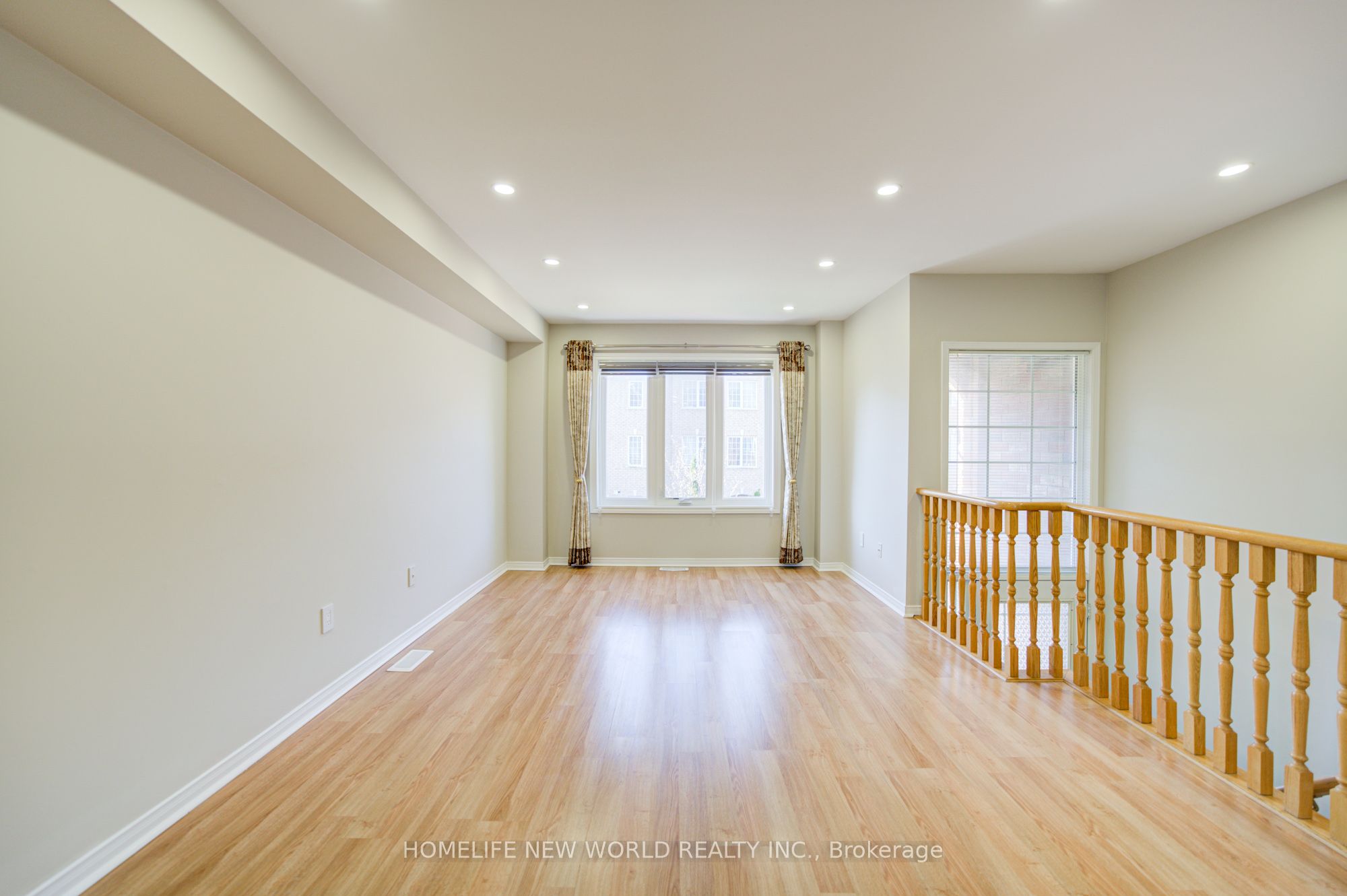 Additional image 4 of 12 Azalea Gateway N/a, Markham, ON, L3T 7T8