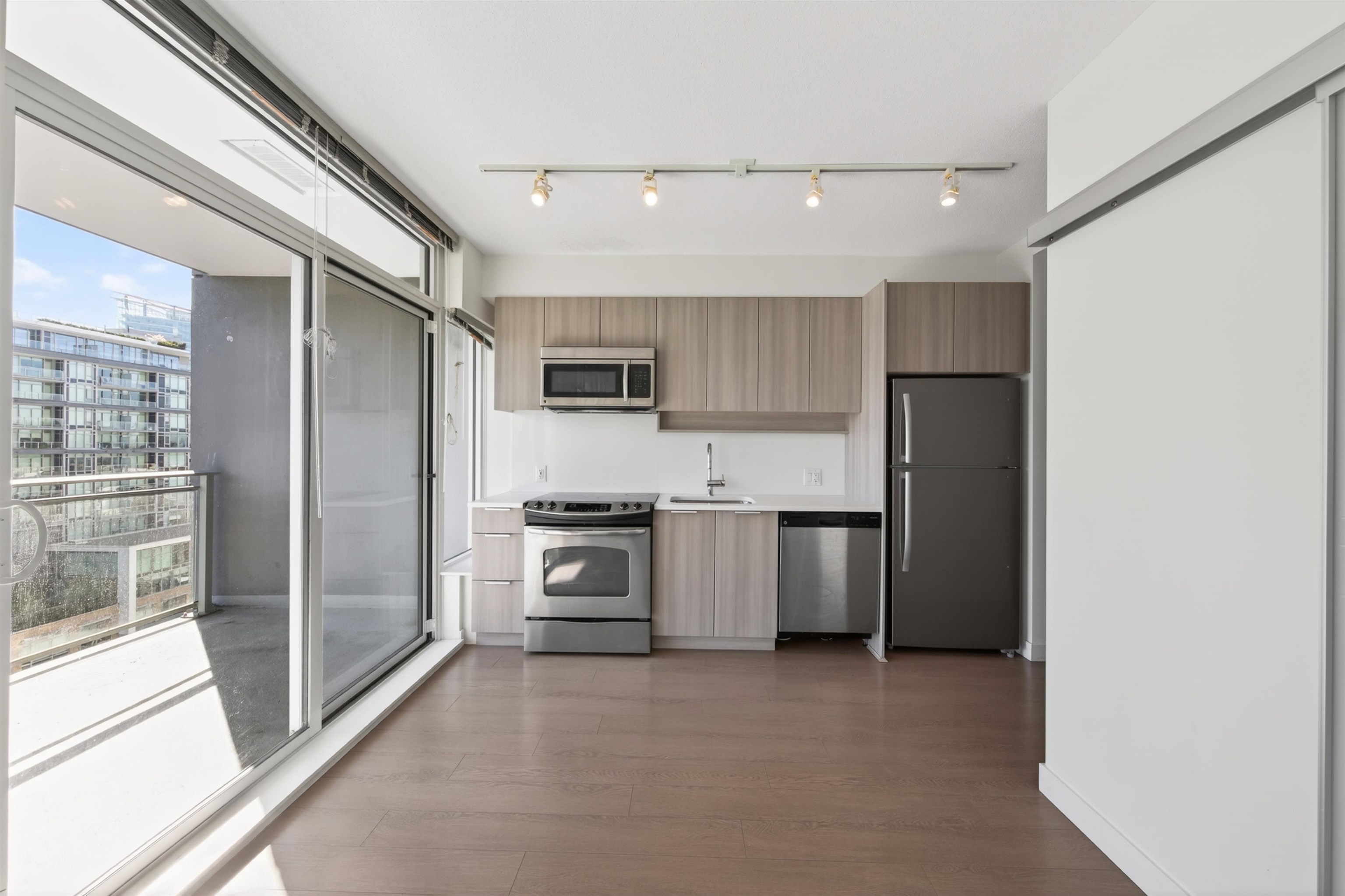 Additional image 6 of 810-13308 Central Avenue, Surrey, BC, V3T 0M4
