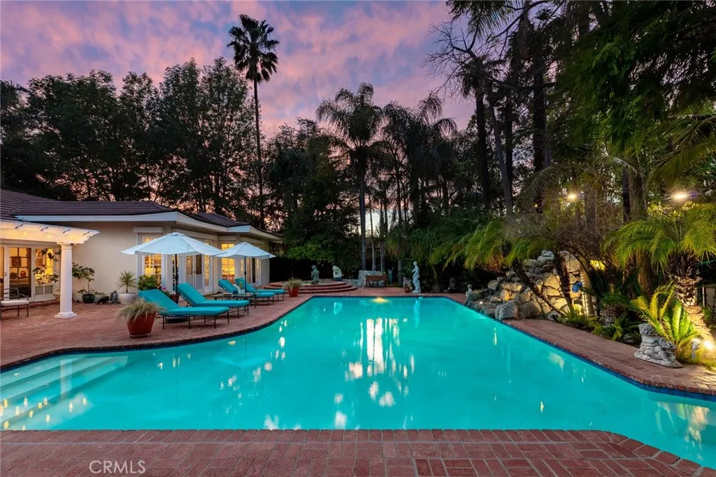 Additional image 131 of 22723 Erwin St, Woodland Hills, CA 91367