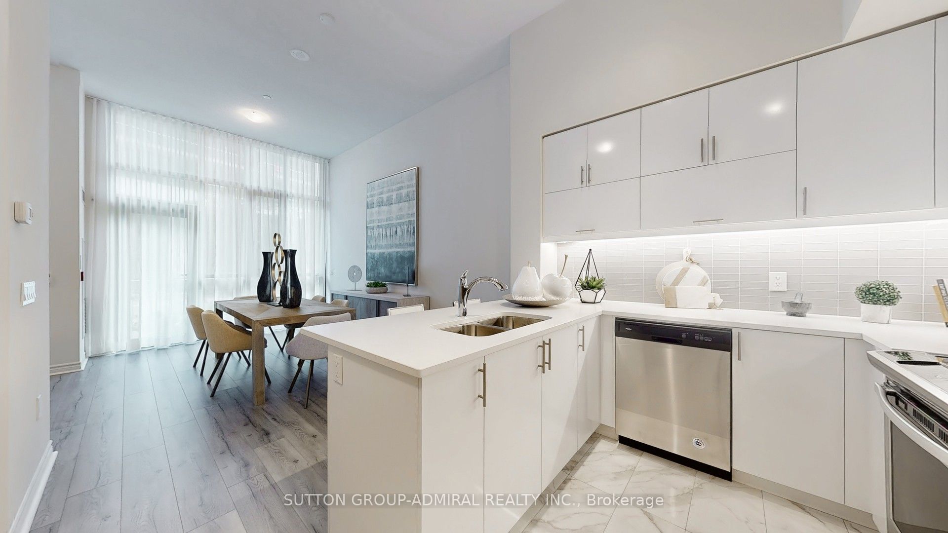 Th 101-39 Annie Craig Drive, Toronto, ON, M8V 0C5