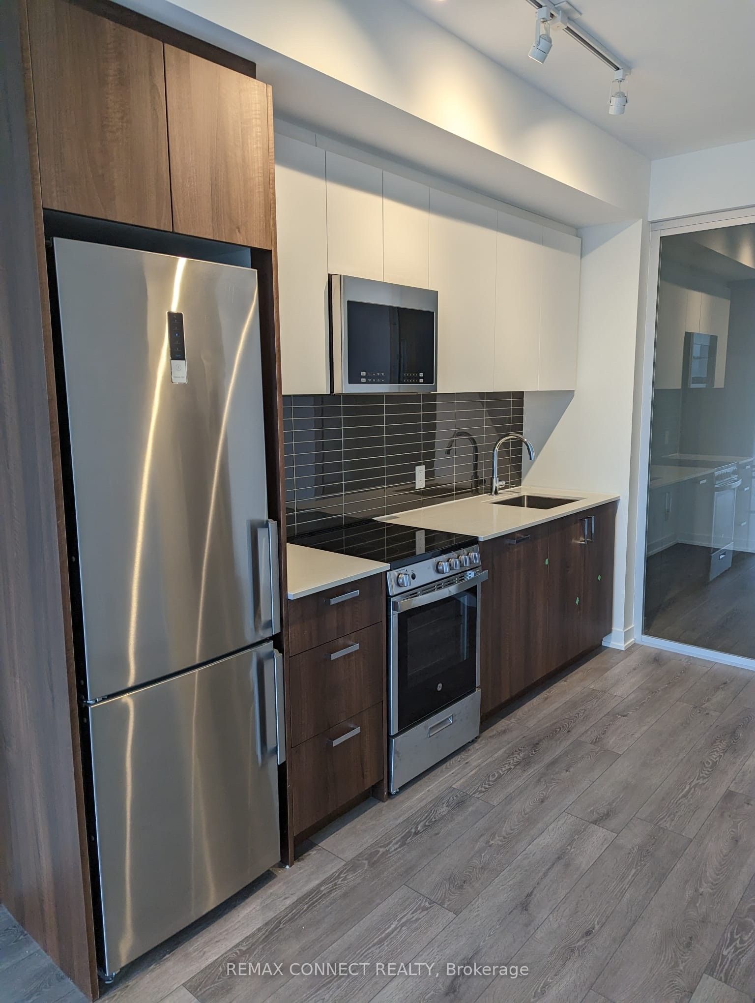 Additional image 4 of 321-1787 St Clair Avenue W, Toronto, ON, M6N 0B7