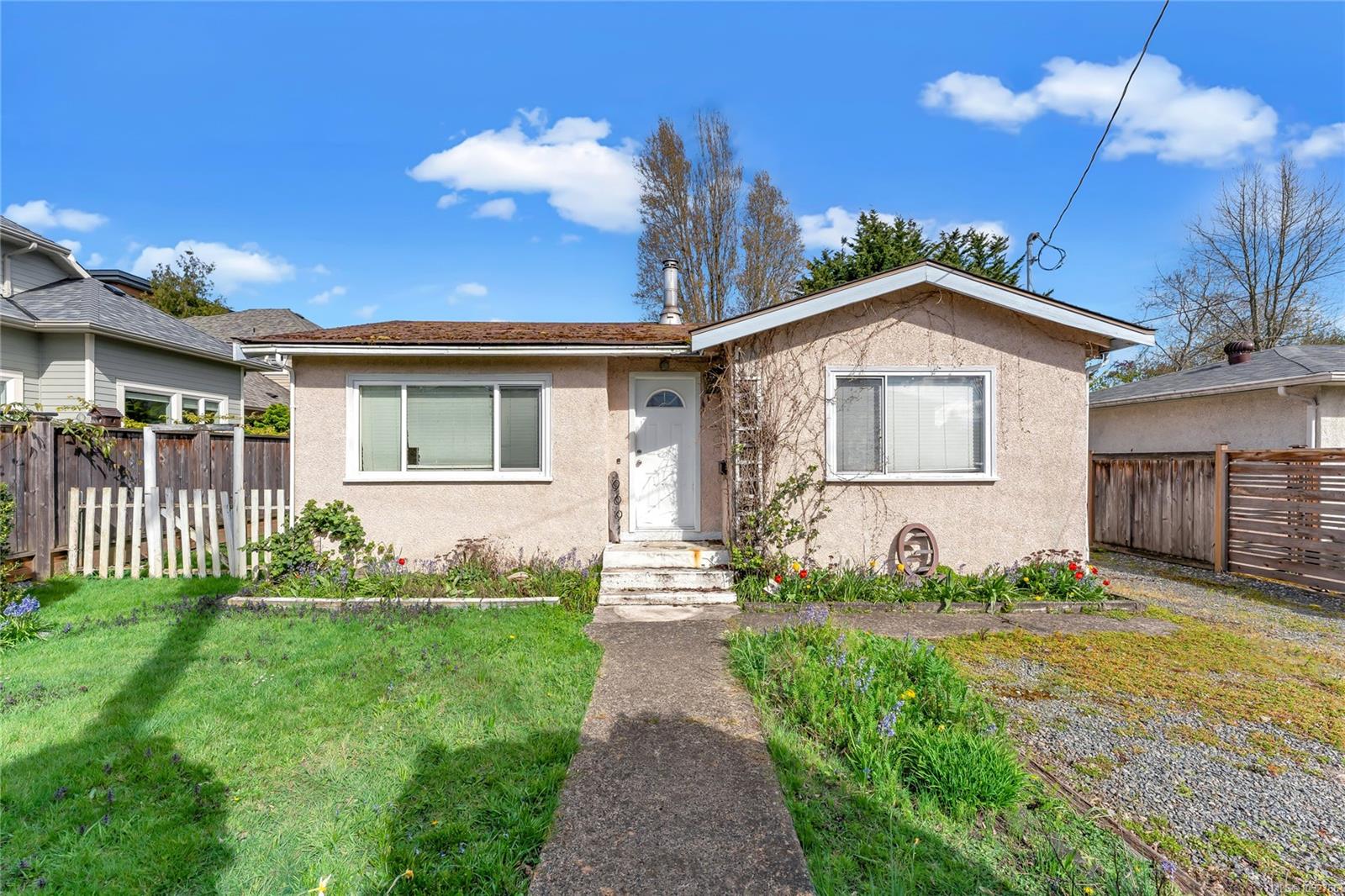Additional image 2 of 9691 Fifth Street, Sidney, BC, V8L 2W9