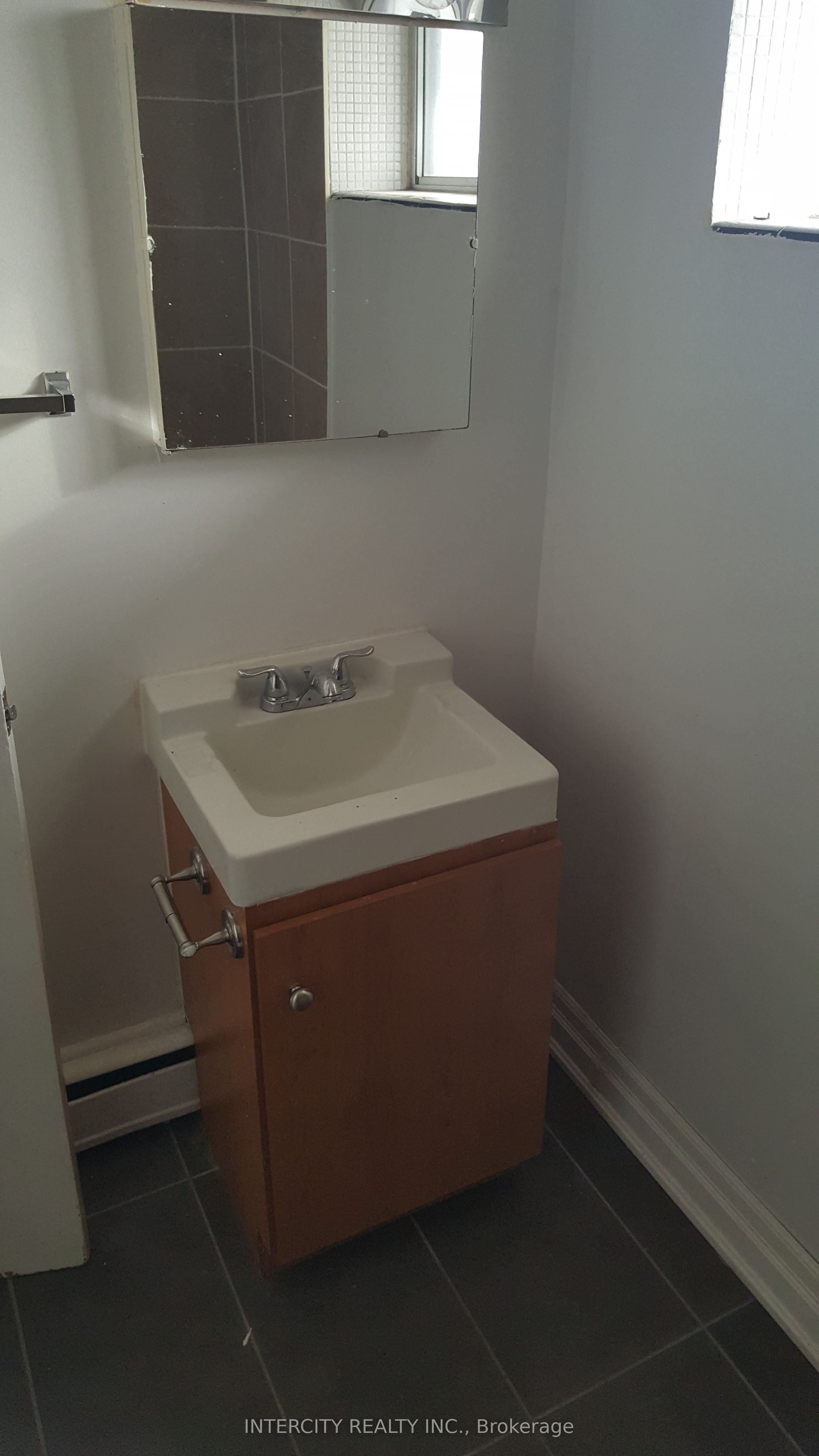 Additional image 6 of 7-14 North Alarton Street, Mississauga, ON, L4T 1J8