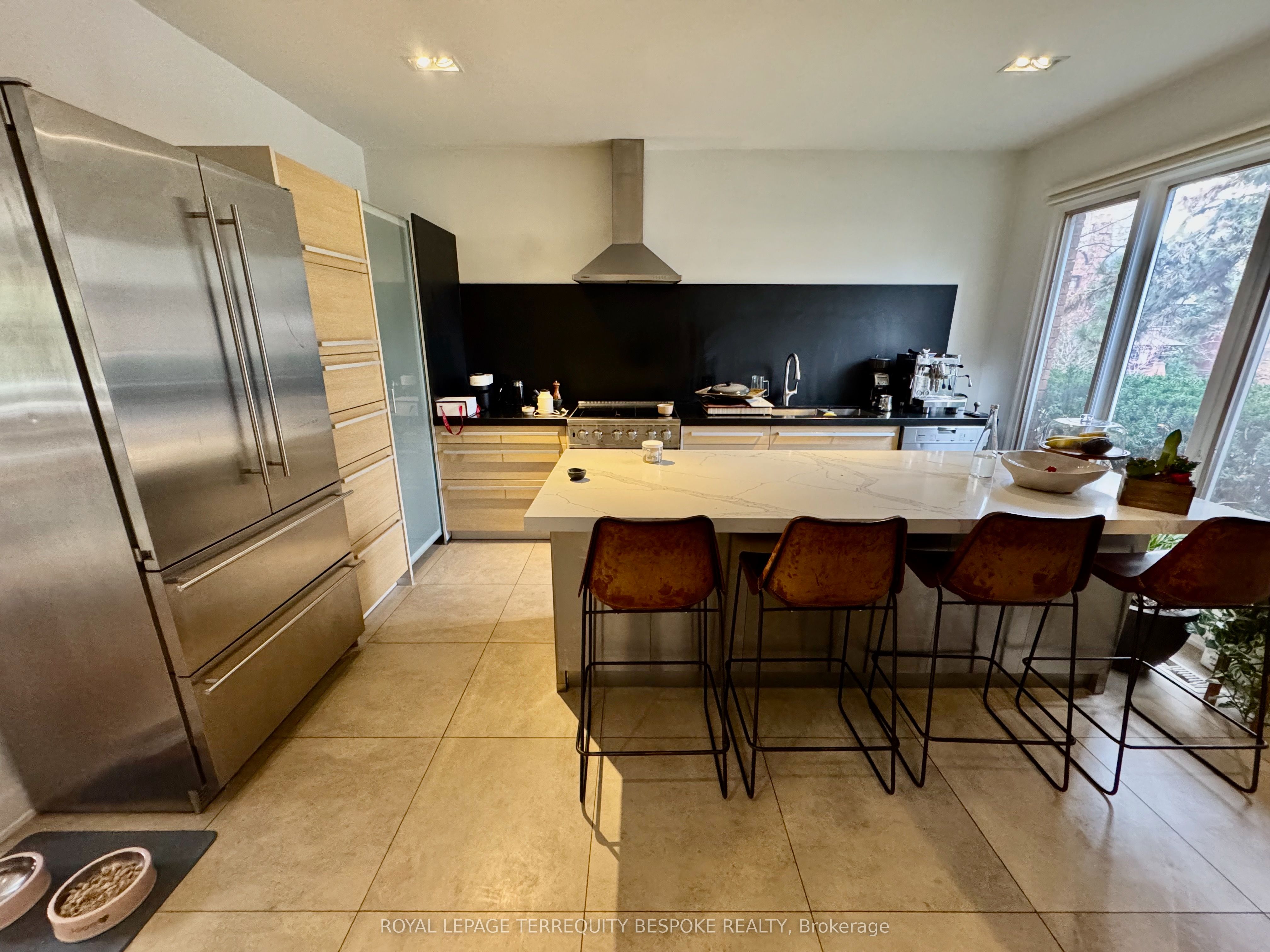 Additional image 3 of 1 Scarth Road, Toronto, ON, M4W 2S5