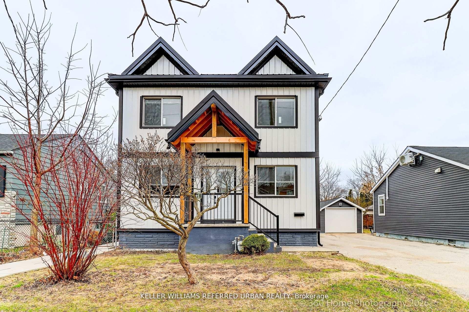 1-84 Foch Avenue, Toronto, ON, M8W 3X6