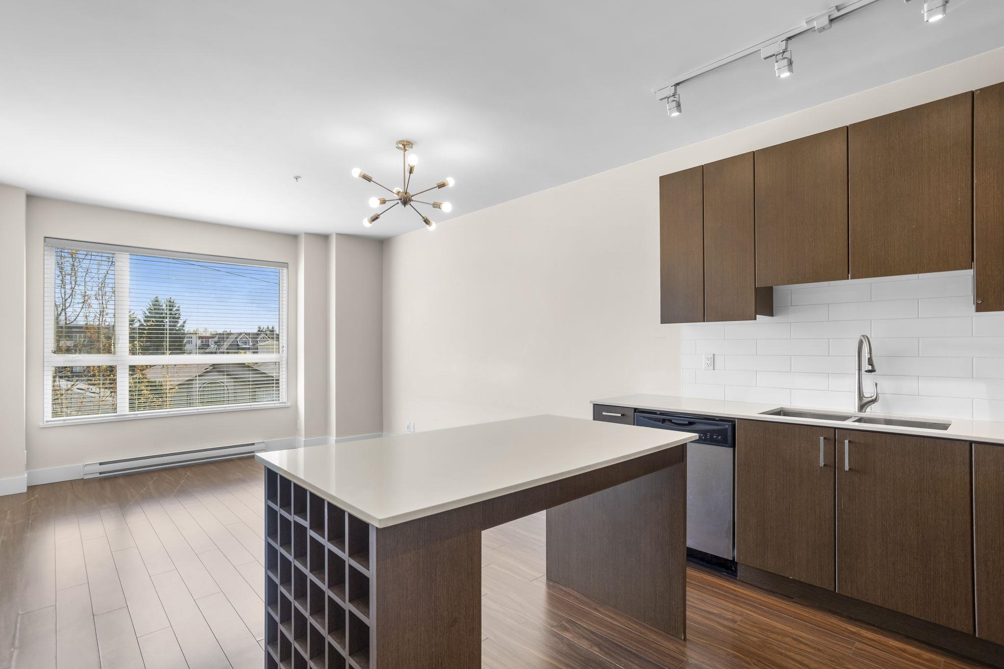 Additional image 4 of 307-2351 Kelly Avenue, Port Coquitlam, BC, V3C 0C6