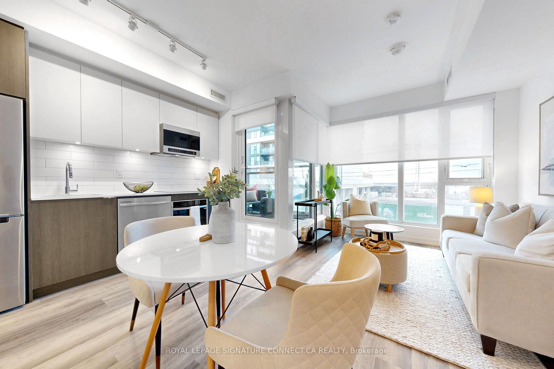 Additional image 4 of 208-6 Chartwell Road, Toronto, ON, M8Z 0H2