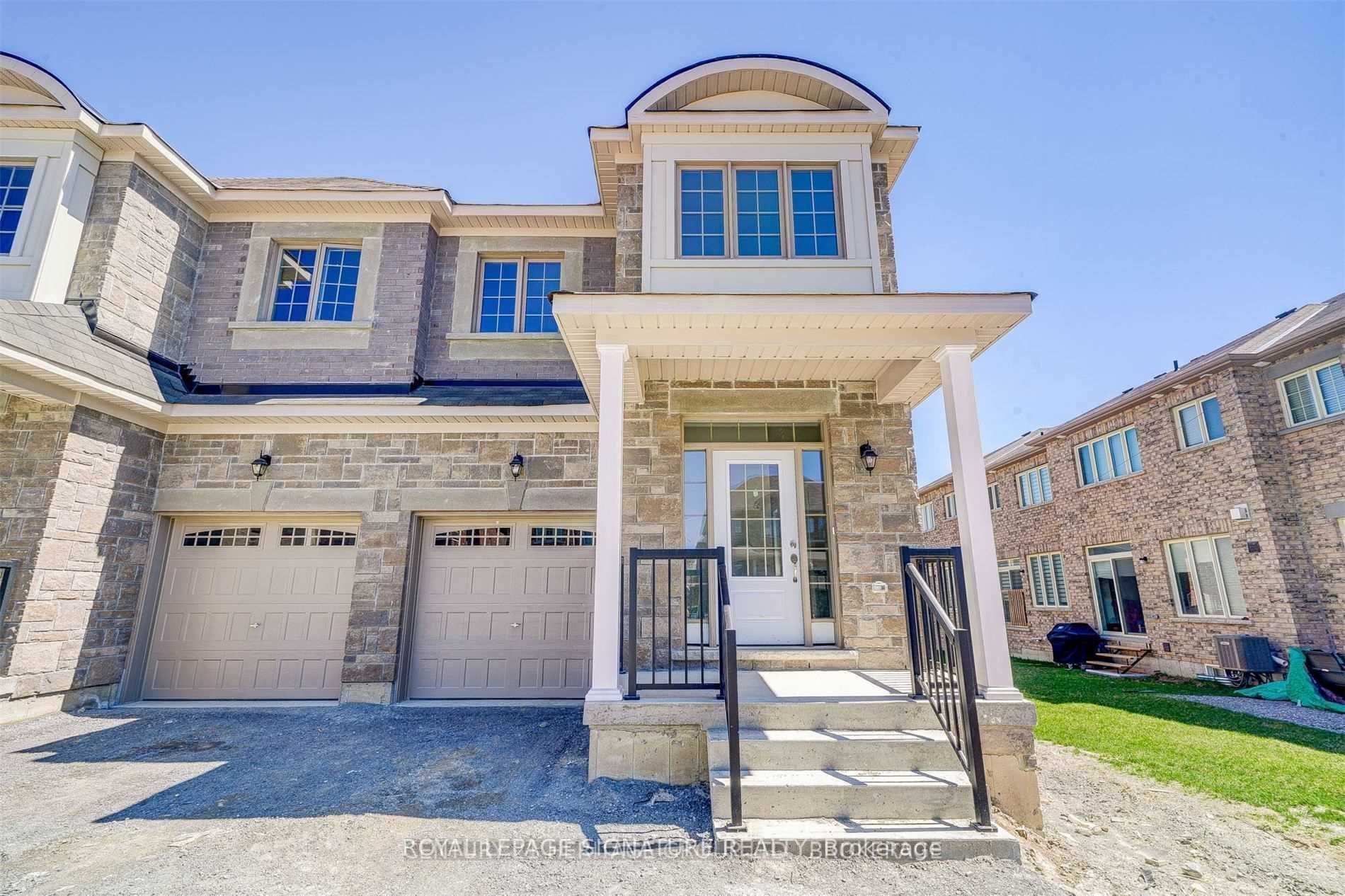 5 Frederick Taylor Way, East Gwillimbury, ON, L0G 1M0
