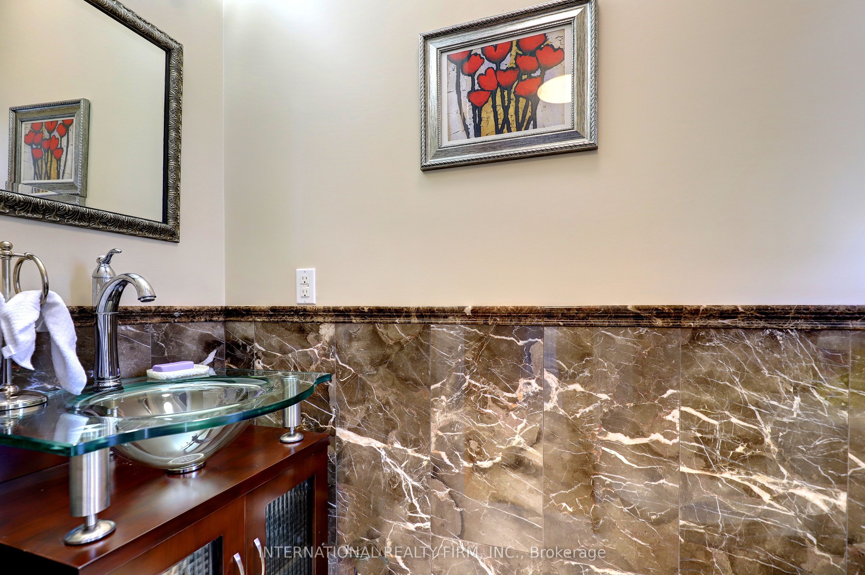 Additional image 5 of 3496 Burningoak Crescent, Mississauga, ON, L4Y 3L5