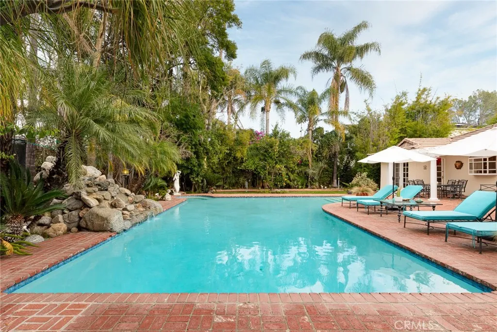Additional image 107 of 22723 Erwin St, Woodland Hills, CA 91367