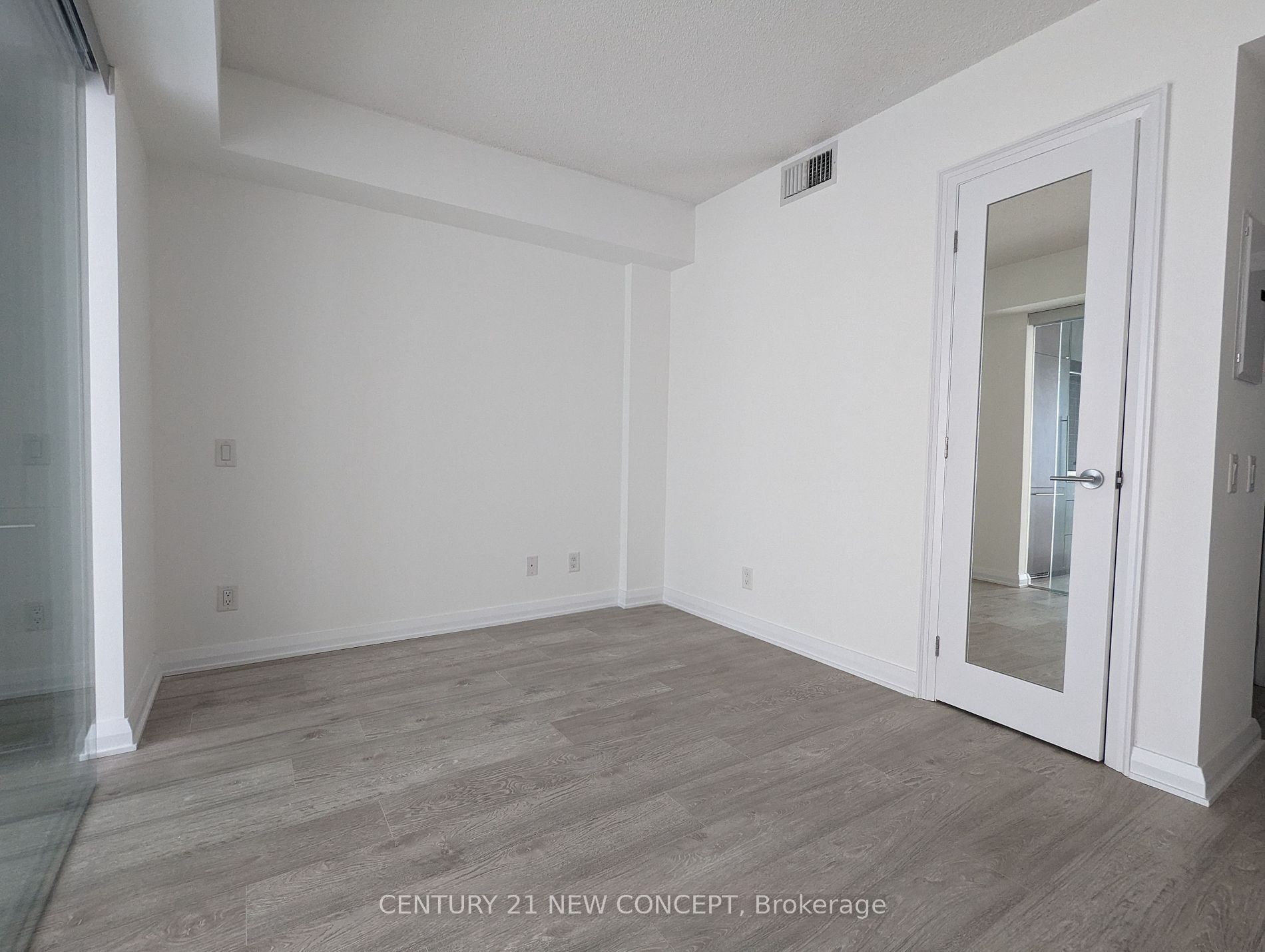 Additional image 6 of 711-155 Yorkville Avenue, Toronto, ON, M5R 1C4