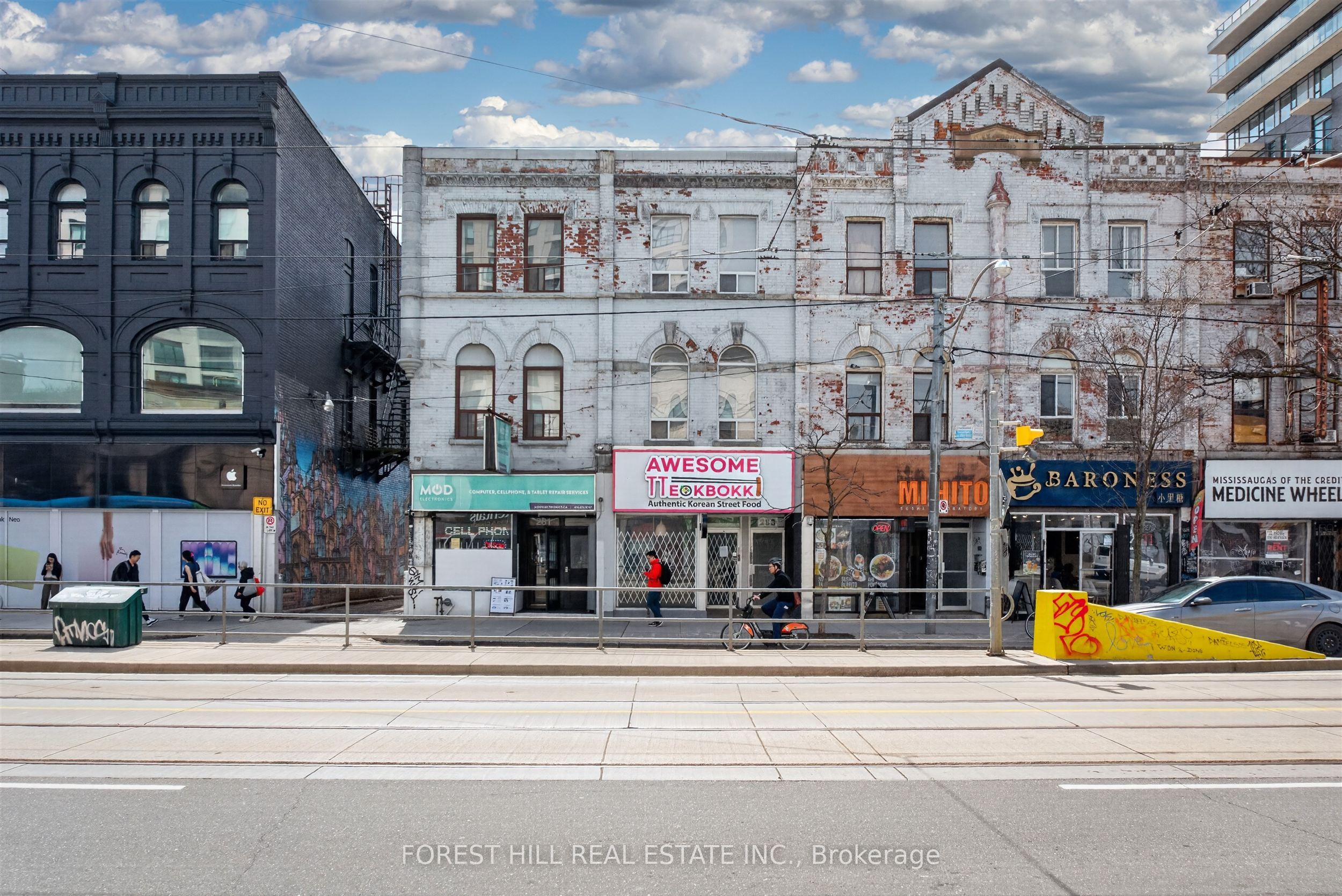 Main-283 College Street, Toronto, ON, M5T 1S2
